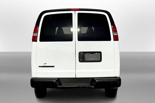 2022 Chevrolet Express 3500 LS