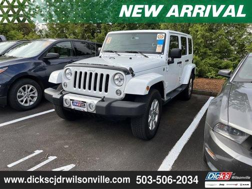Bright White Clearcoat 2015 Jeep Wrangler Unlimited Sahara