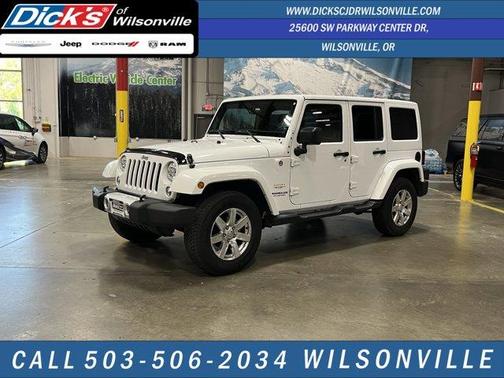 Bright White Clearcoat 2015 Jeep Wrangler Unlimited Sahara