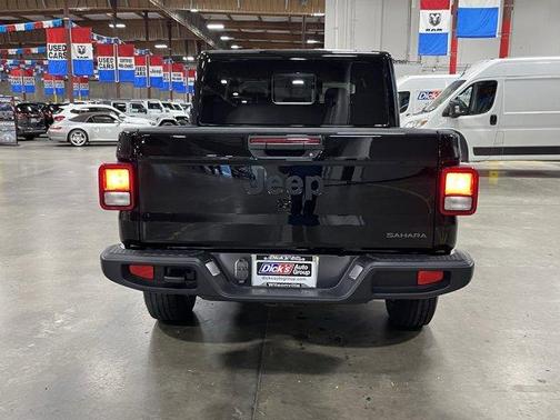 Black Clearcoat 2026 Jeep Gladiator Sport