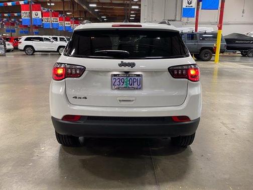 Bright White Clearcoat 2026 Jeep Compass Latitude