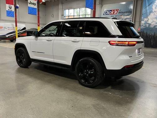 Bright White Clearcoat 2024 Jeep Grand Cherokee Limited