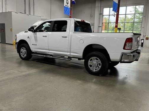 Bright White Clearcoat 2022 RAM 2500 Big Horn