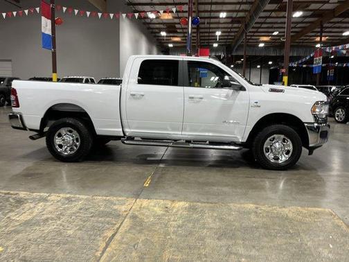 Bright White Clearcoat 2022 RAM 2500 Big Horn