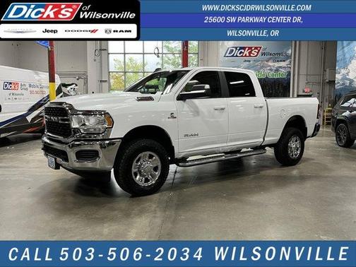 Bright White Clearcoat 2022 RAM 2500 Big Horn