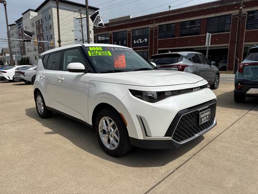 WHITE 2025 Kia Soul LX