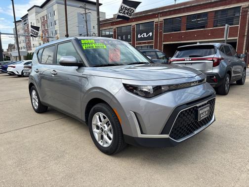 GRAY 2025 Kia Soul LX