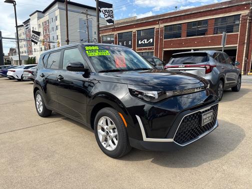 BLACK 2025 Kia Soul LX