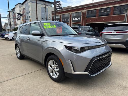 GRAY 2025 Kia Soul LX