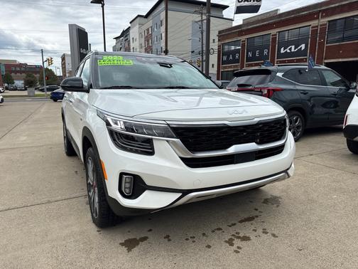 WHITE 2023 Kia Seltos SX