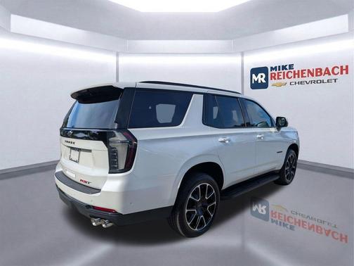 Iridescent Pearl Tricoat 2025 Chevrolet Tahoe 2WD RST