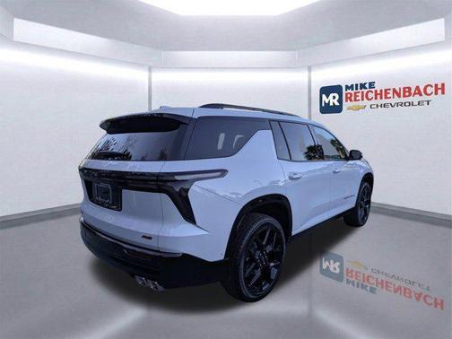 Polar White Tricoat 2026 Chevrolet Traverse RS