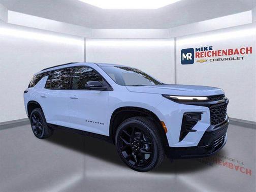 Polar White Tricoat 2026 Chevrolet Traverse RS