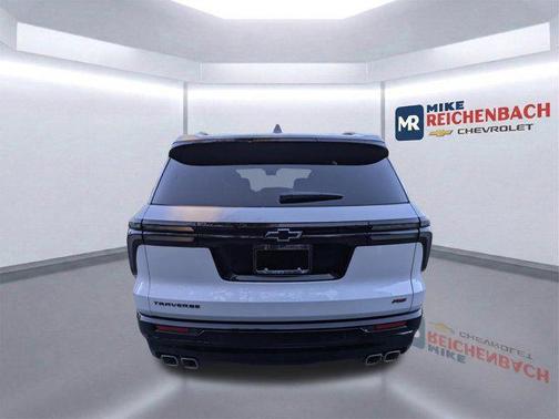 Polar White Tricoat 2026 Chevrolet Traverse RS