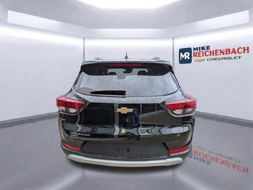 Mosaic Black Metallic 2026 Chevrolet Trailblazer LT