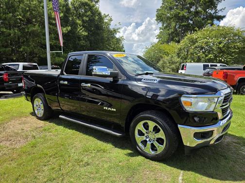 Diamond Black Crystal Pearlcoat 2021 RAM 1500 Big Horn/Lone Star