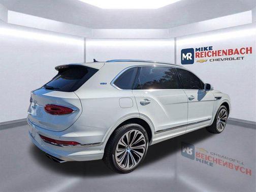 Glacier White 2023 Bentley Bentayga Azure