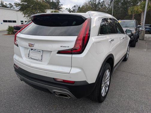 2023 Cadillac XT4 Premium Luxury