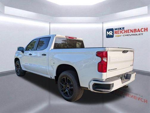 Summit White 2026 Chevrolet Silverado 1500 Custom