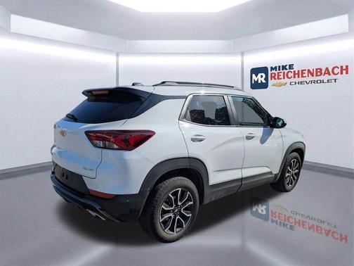 Summit White 2023 Chevrolet Trailblazer ACTIV