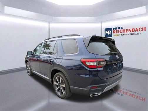 2024 Honda Pilot Touring 8-Passenger