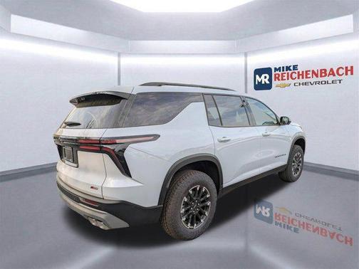 Polar White Tricoat 2026 Chevrolet Traverse AWD Z71