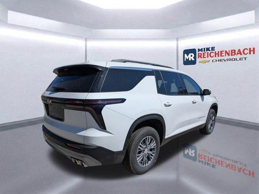 Summit White 2026 Chevrolet Traverse LT