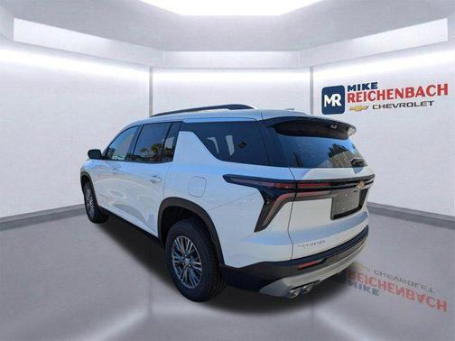 Summit White 2026 Chevrolet Traverse LT