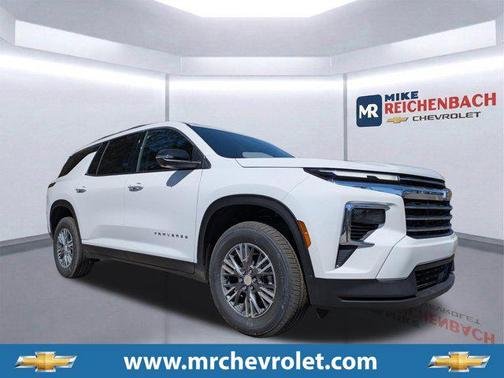 Summit White 2026 Chevrolet Traverse LT