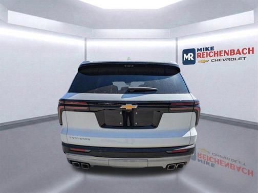 Summit White 2026 Chevrolet Traverse LT