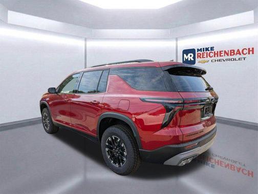 Radiant Red Tintcoat 2026 Chevrolet Traverse AWD Z71