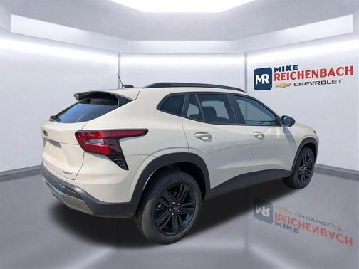 White Sands 2026 Chevrolet Trax FWD ACTIV