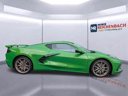 Roswell Green Metallic 2026 Chevrolet Corvette Stingray w/3LT