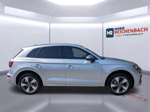 Florett Silver Metallic 2022 Audi Q5 40 Premium Plus
