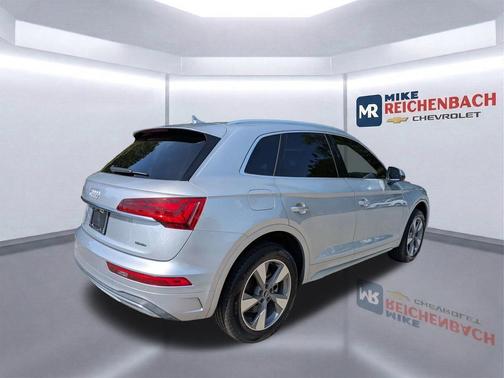 Florett Silver Metallic 2022 Audi Q5 40 Premium Plus