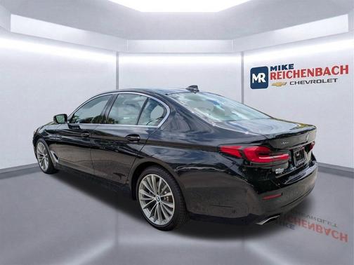 Black Sapphire Metallic 2023 BMW 540 i xDrive