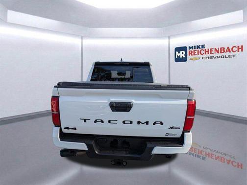 Ice Cap 2024 Toyota Tacoma SR5