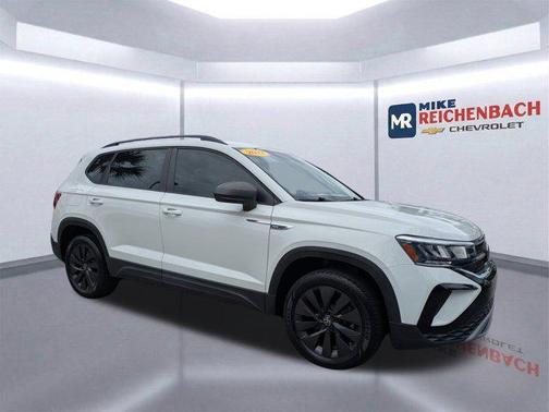 Pure White 2022 Volkswagen Taos 1.5T S