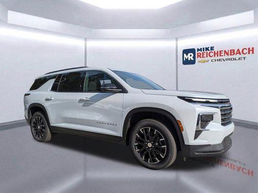 Polar White Tricoat 2026 Chevrolet Traverse LT