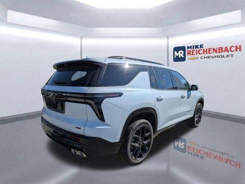 Polar White Tricoat 2026 Chevrolet Traverse RS