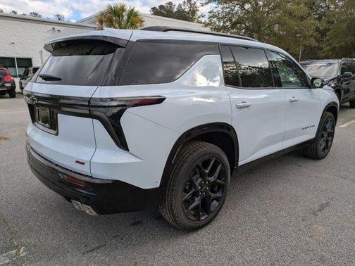 Polar White Tricoat 2026 Chevrolet Traverse RS