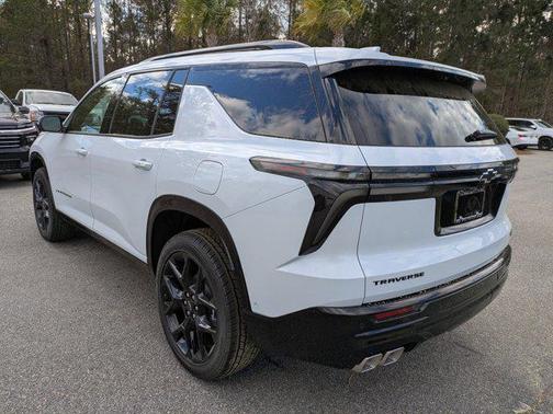 Polar White Tricoat 2026 Chevrolet Traverse RS