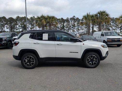 2024 Jeep Compass Trailhawk