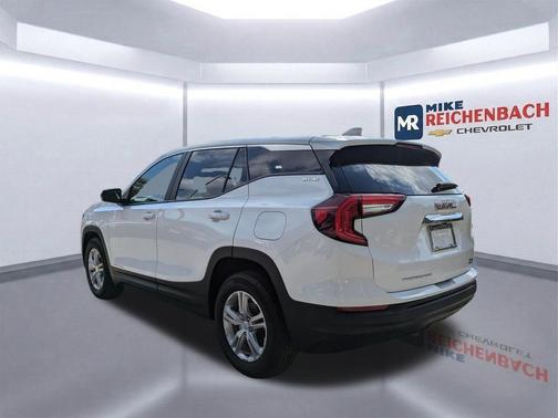 Summit White 2023 GMC Terrain SLE