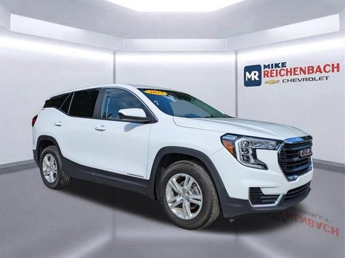 Summit White 2023 GMC Terrain SLE