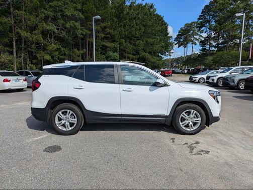 Summit White 2023 GMC Terrain SLE