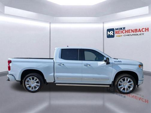 Polar White Tricoat 2026 Chevrolet Silverado 1500 High Country