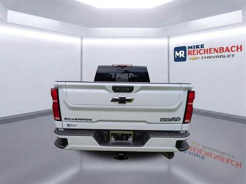 Polar White Tricoat 2026 Chevrolet Silverado 2500 High Country