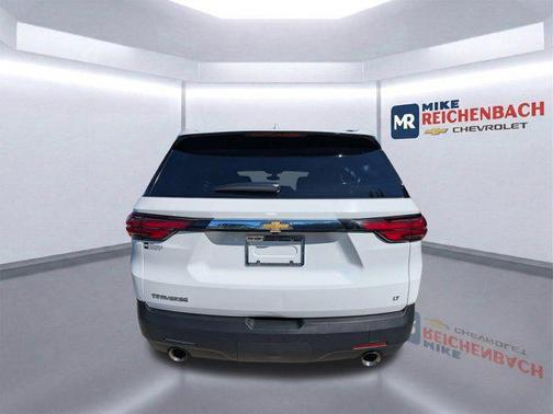 Summit White 2022 Chevrolet Traverse LT Cloth