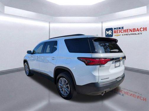 Summit White 2022 Chevrolet Traverse LT Cloth
